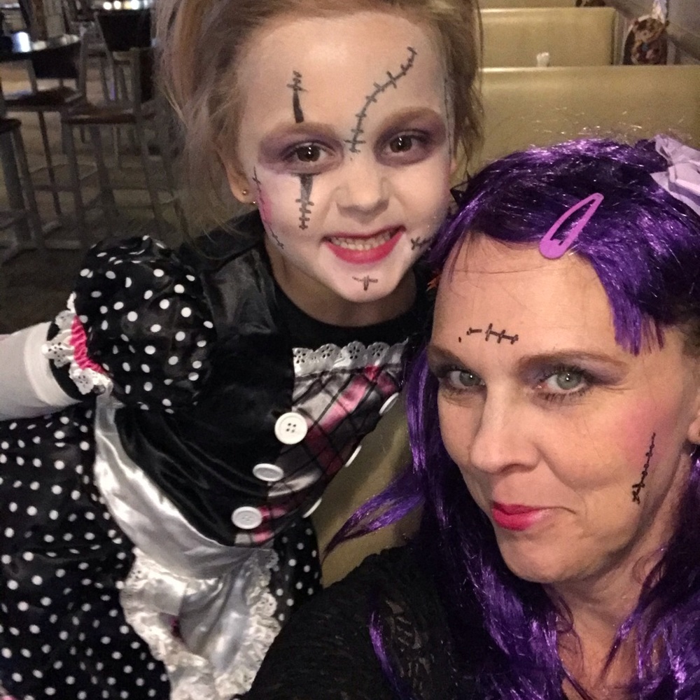 Meet your poshers Pam and Cat